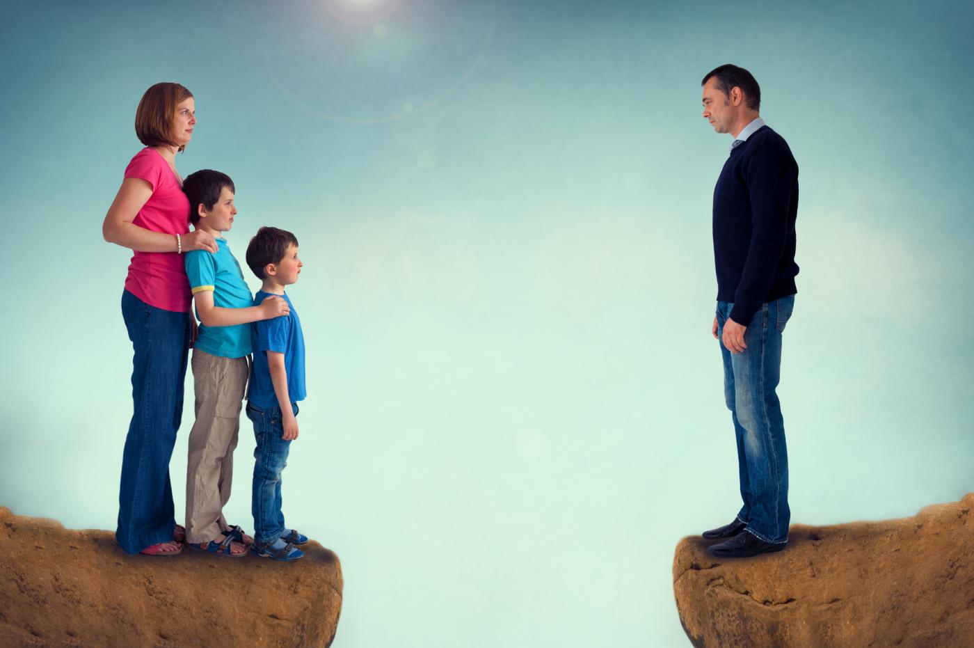 Семейные споры: определение порядка общения с ребенком